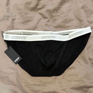 NWT | Coyote ribbed sports brief | size medium